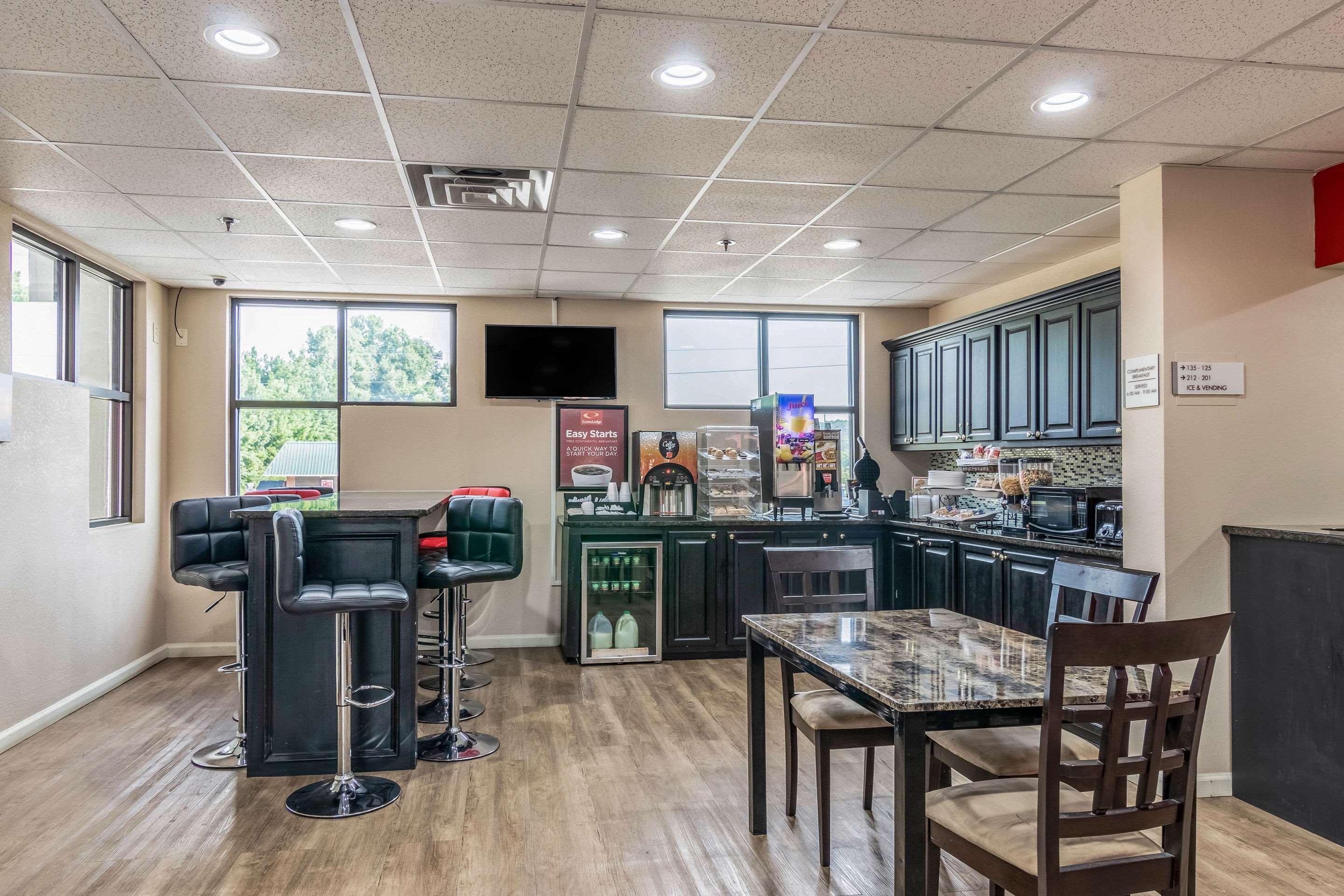 Americas Best Value Inn Opelika Extérieur photo