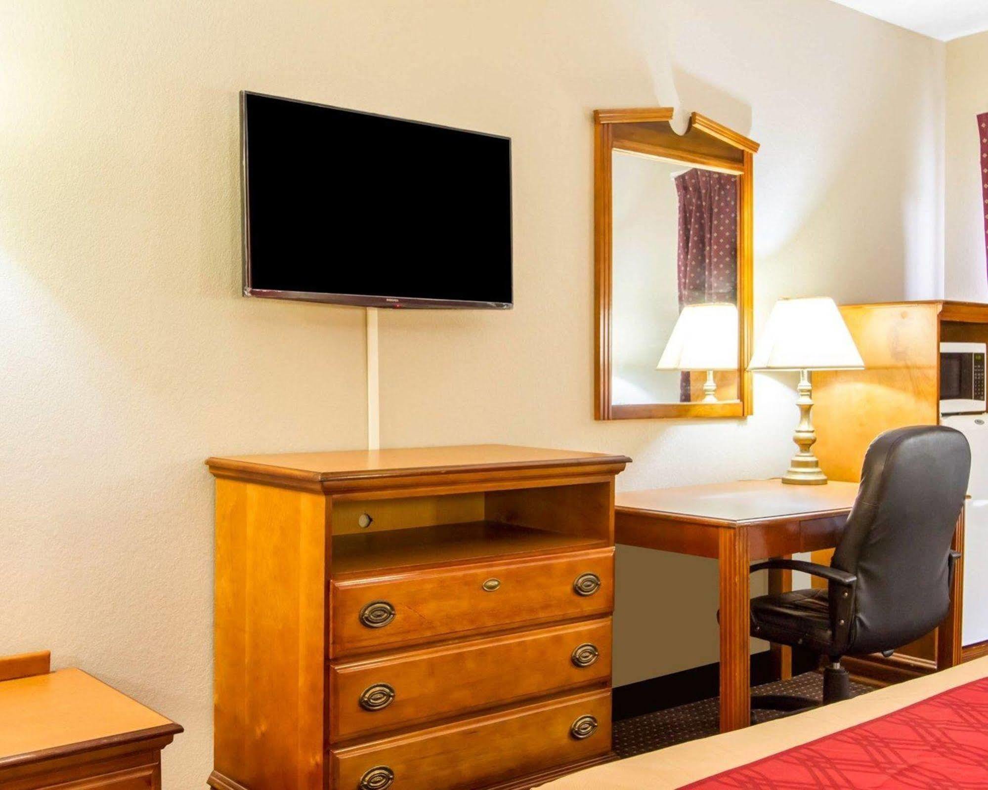 Americas Best Value Inn Opelika Extérieur photo