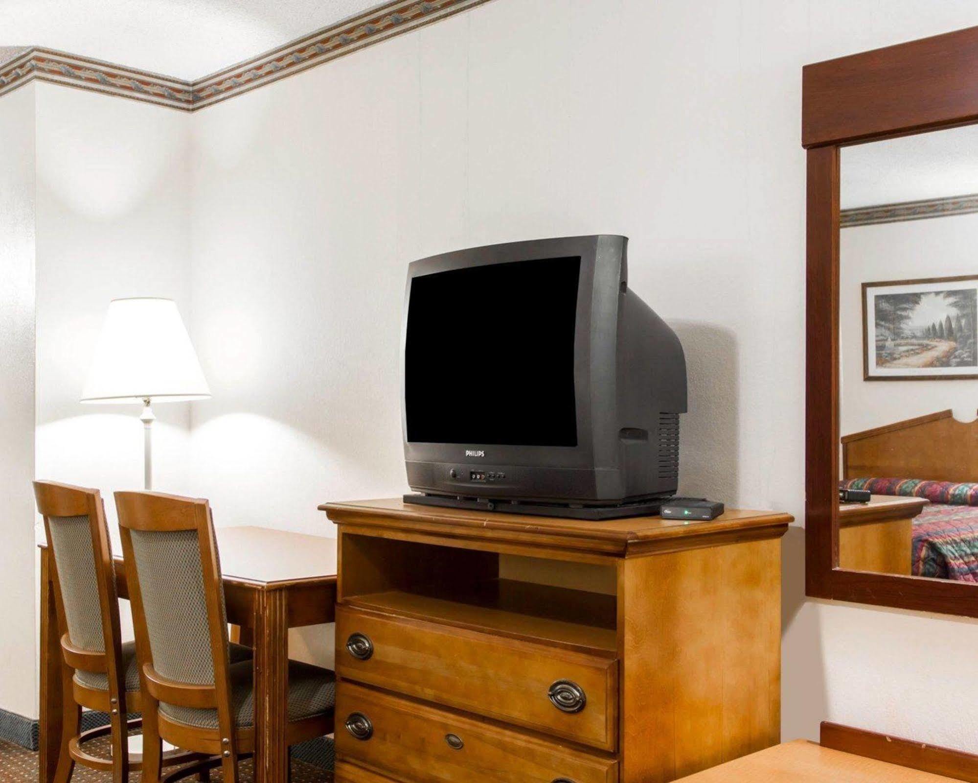 Americas Best Value Inn Opelika Extérieur photo